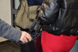 Pruszcz Gdański. "Podbiegł do kobiety i wyrwał jej torebkę." 38-latek zatrzymany z zarzutem kradzieży dwóch torebek z zawartością