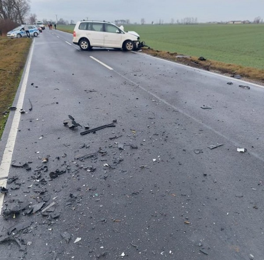 Wypadek w Obielewie koło Łabiszyna. Policjanci wyjaśniają okoliczności zdarzenia [zdjęcia] 