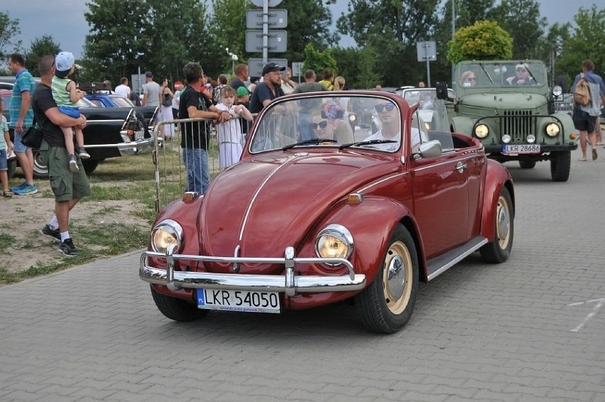 Czerwonym autobusem przez Kraśnik. Tak bawiliśmy się 45. urodzinach MPK  