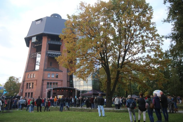 Piknik rodzinny w dniu otwarcia wieży ciśnień w Zabrzu przyciągnął wielu mieszkańców. Zobacz kolejne zdjęcia. Przesuwaj zdjęcia w prawo - naciśnij strzałkę lub przycisk NASTĘPNE