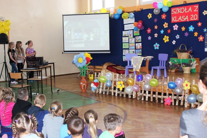 Podsumowanie projektu "Szkoła z klasą 2.0" w Szkole Podstawowej w Gostkowie. 