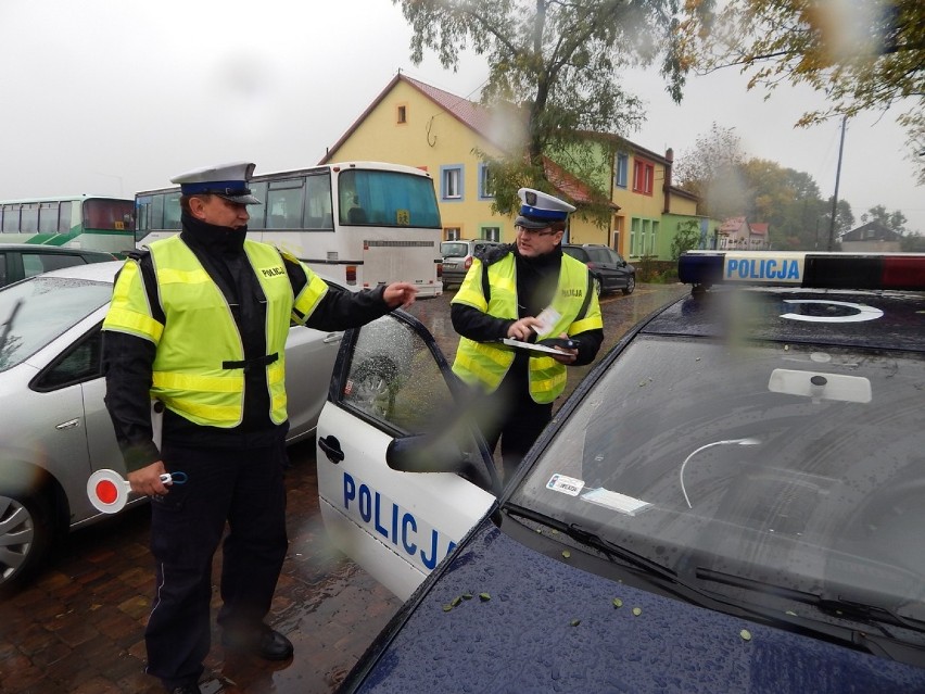 Bezpieczna droga K-62. Wspólne działania policjantów z trzech powiatów [zdjęcia]