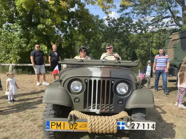 Rodzinny Piknik Mundurowy nad rzeką Wartą w Międzychodzie (4.09.2022).