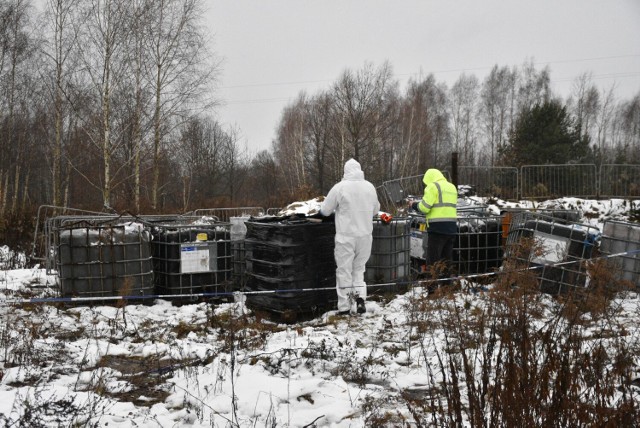 Gmina Wołomin usunęła nielegalne odpady niebezpieczne z Duczek i Starych Grabi.