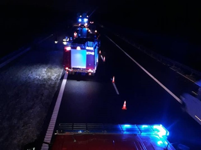 Ruch na autostradzie w kierunku Krakowa  w godzinach porannych odbywał się jednym pasem