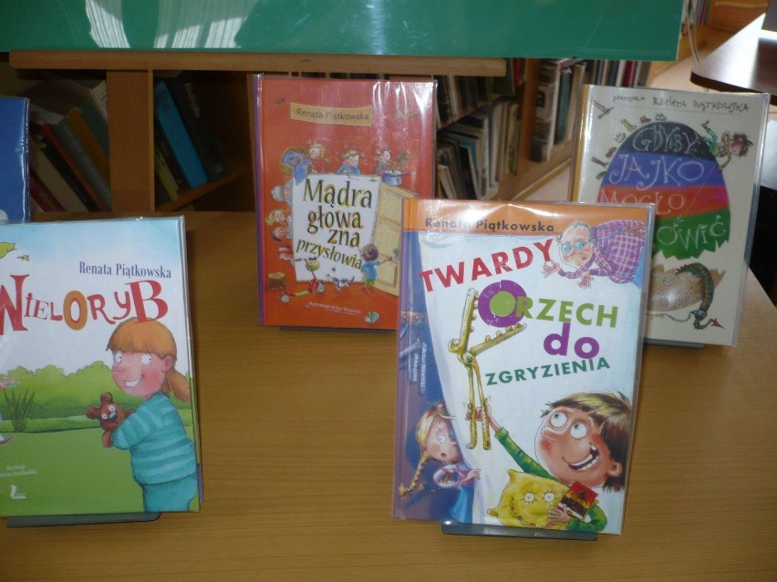Malbork. Pisarka Renata Piątkowska spotkała się z młodymi czytelnikami w bibliotece