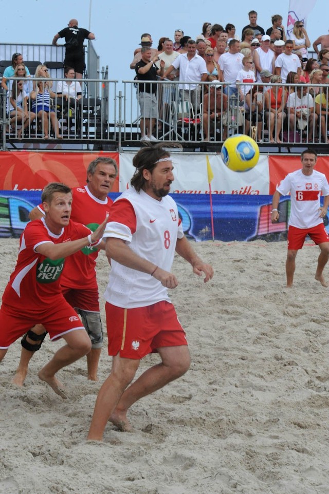 Beach soccer w Ustce: Mecz gwiazd w czasie finałów