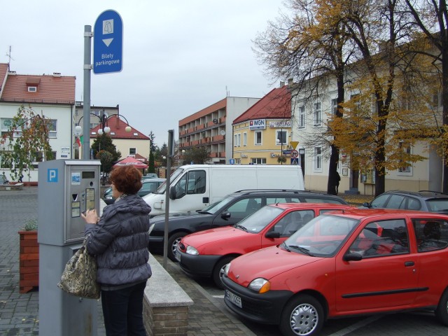 Strefa płatnego parkowania funkcjonuje w centrum WIelunia od pięciu lat