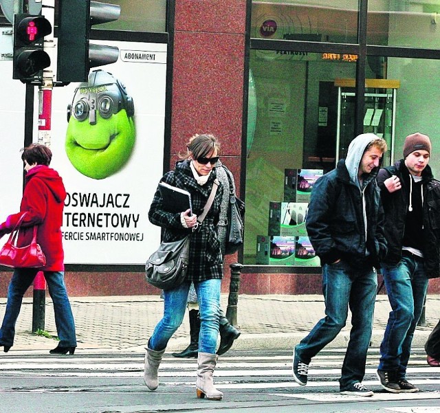 Piesi wreszcie będą mieli więcej czasu na przejście przez ulice