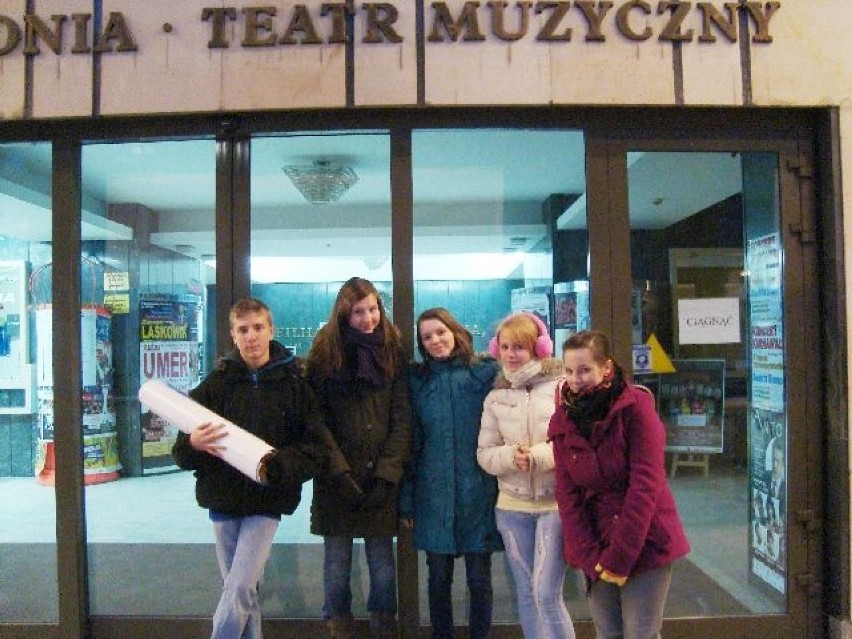 Uczniowie Gimnazjum nr 2 z wizytą w Teatrze Muzycznym. Fot. Aneta Głębocka-Wysok