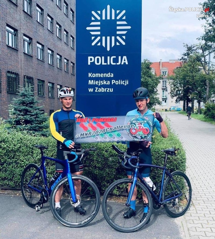 Policjanci przejechali rowerami z Zabrza do Gdańska, aby...
