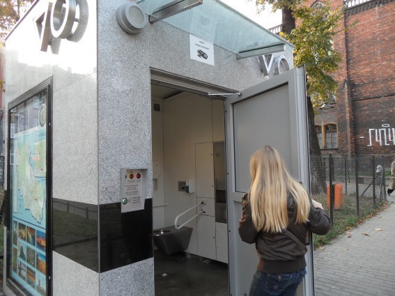 Publiczne toalety w Bytomiu, czyli szalet miejski jak się patrzy [ZDJĘCIA]