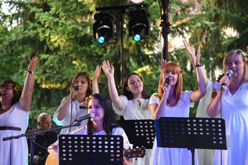 Koncert Uwielbienia w jarosławskim Parku Miejskim [ZDJĘCIA]