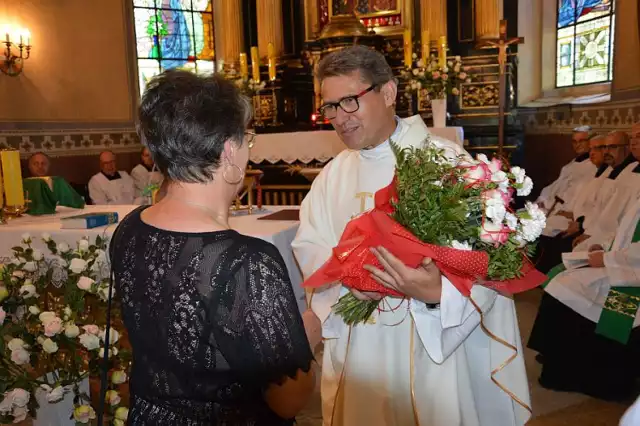 Wprowadzenie nowo mianowanego proboszcza parafii WNMP w Tłuchowie, Ks. Adama Brzezieńskiego