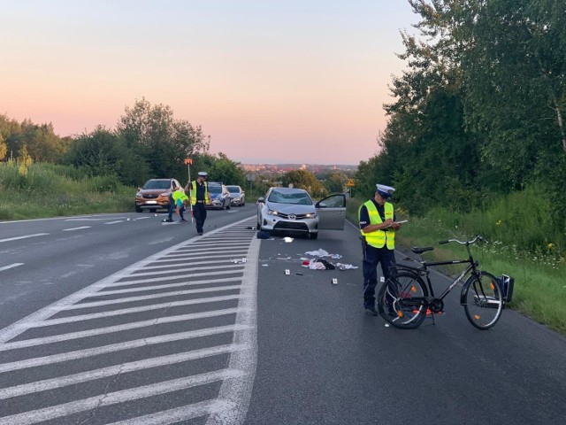 PILNE: Wypadek na DW 911 w Piekarach Śląskich na wysokości Kopca. Nie żyje 64-letni rowerzysta. Do tragedii doszło 22 lipca po godzinie 19.