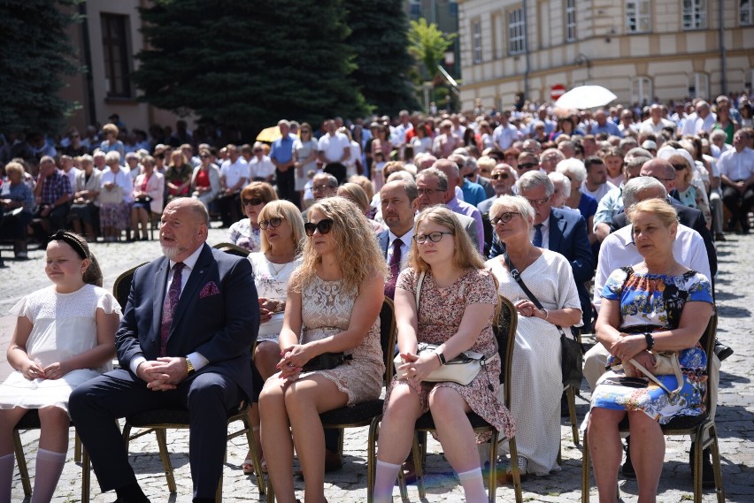 Boże Ciało 2022 w Jarosławiu. Wierni przeszli ulicami miasta [ZDJĘCIA]