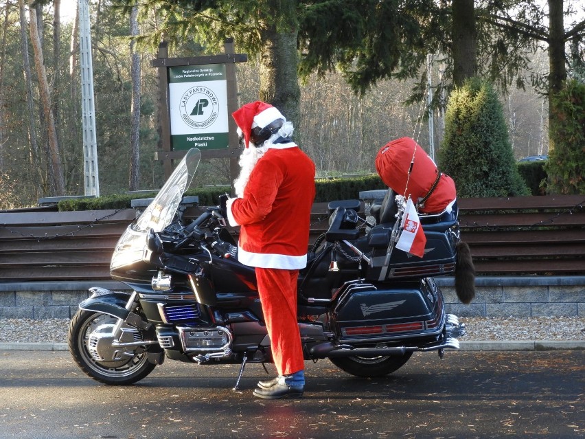 Gostyń. Mikołaje na motocyklach zaskoczyły i rozradowały dzieci i pacjentów szpitali [ZDJĘCIA] 