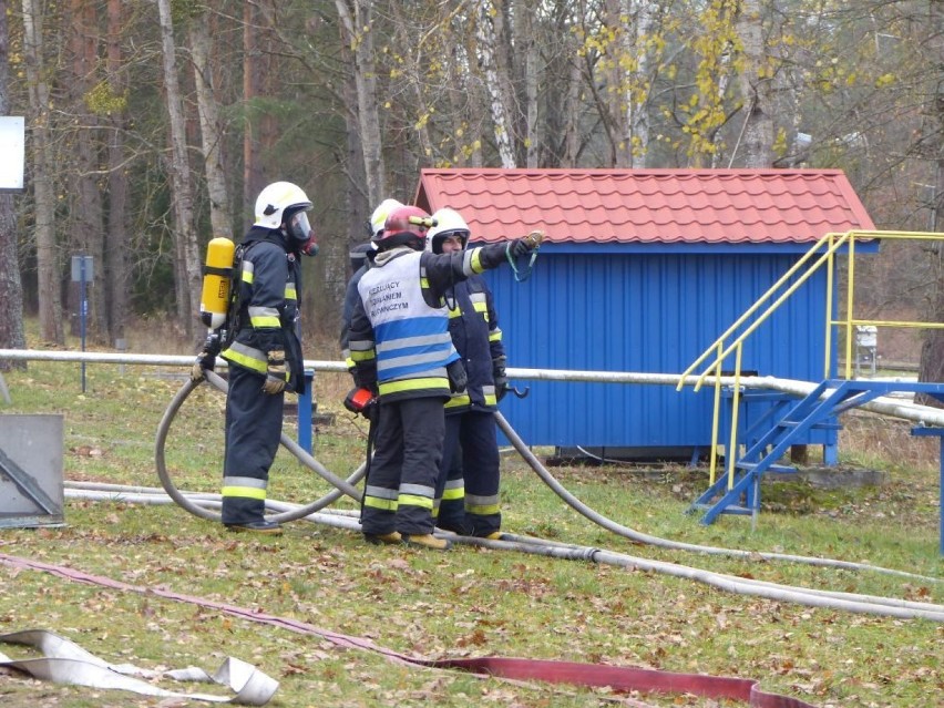 Wyciek gazu w Narewce. Strażacy i pracownicy bazy paliw wzięli udział w ćwiczeniach (zdjęcia)