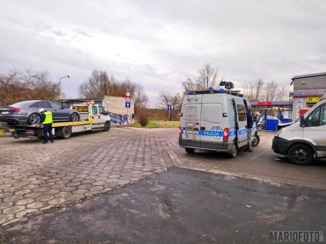 Audi wjechało w audi na ul. Prószkowskiej w Opolu. Kierowca doznał urazu kręgosłupa