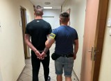 Policjanci zatrzymali 29-latka, który strzelał do innego mężczyzny na ul. Szewskiej w Krakowie. Grozi mu do 3 lat więzienia