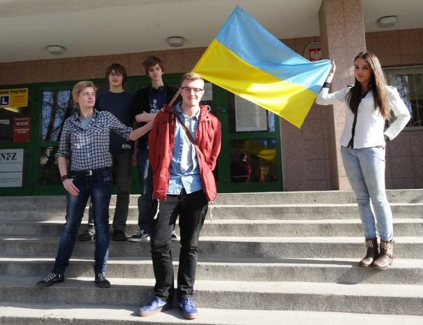 Uczniowie z XI LO solidaryzują się z ukraińskimi...