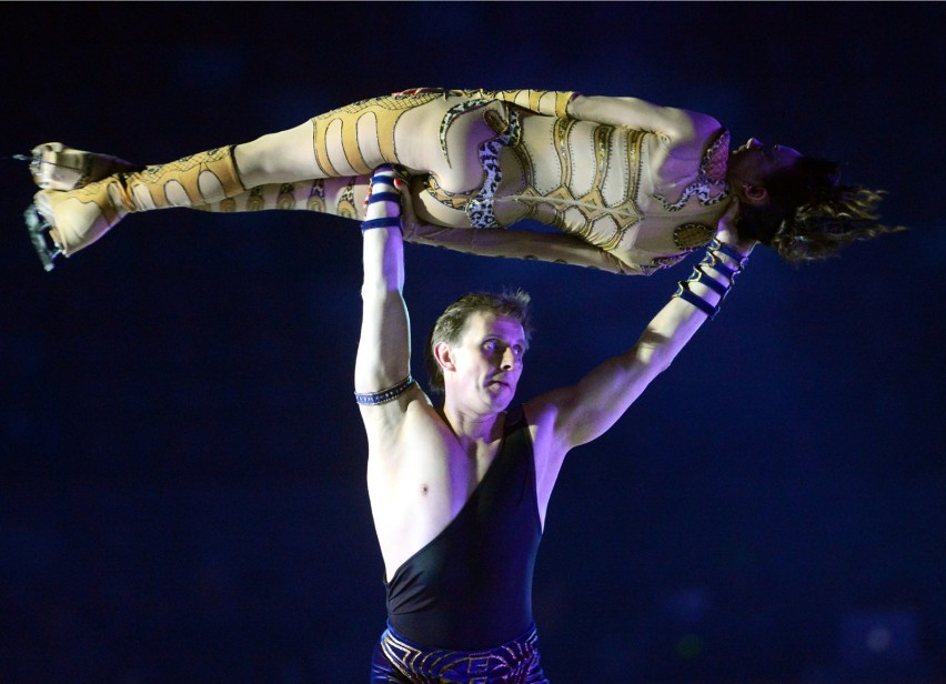 Kings on Ice. Popis łyżwiarskich umiejętności na Stadionie...