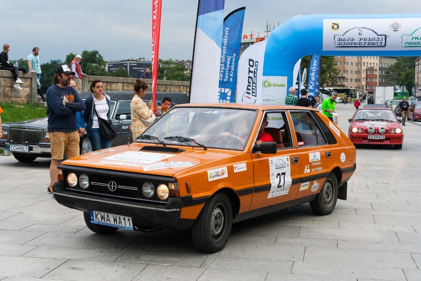 Kraków. Blisko 40 załóg ścigało się na drogach Małopolski w rajdach aut historycznych i elektrycznych