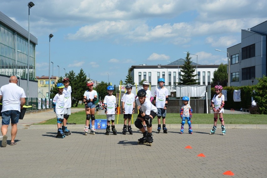 W grójeckim skate parku Grzegorz Krajewski uczył dzieci...