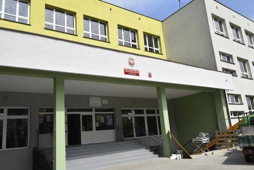 2,5 miliona złotych kosztuje zamiana piwnic Szkoły Podstawowej nr 4 w nowoczesne szatnie