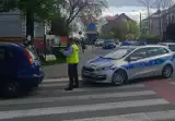 Potrącenie rowerzystki w Sztumie. Policjanci apelują o uwagę podczas jazdy i wzajemny szacunek