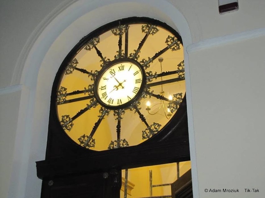 Świebodzice miastem zegarów. Adam Mroziuk naprawił właśnie kolejny zegar w mieście (ZDJĘCIA)