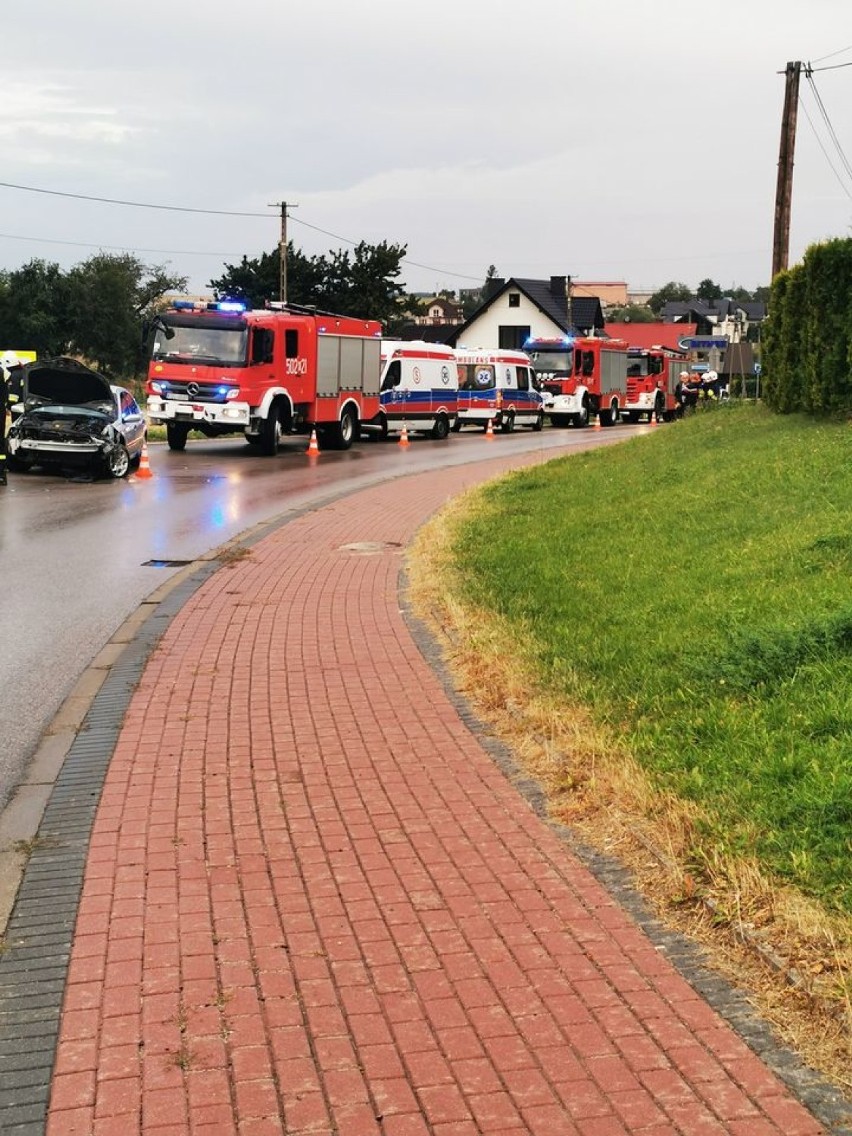 Cztery osoby ranne w porannym wypadku w Trzyciążu. Cztery osoby ranne 