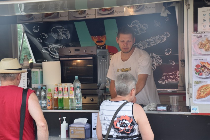 Festiwal Smaków Food Truck w Obornikach. Smaczne jedzenie z najróżniejszych zakątków świata [ZDJĘCIA]