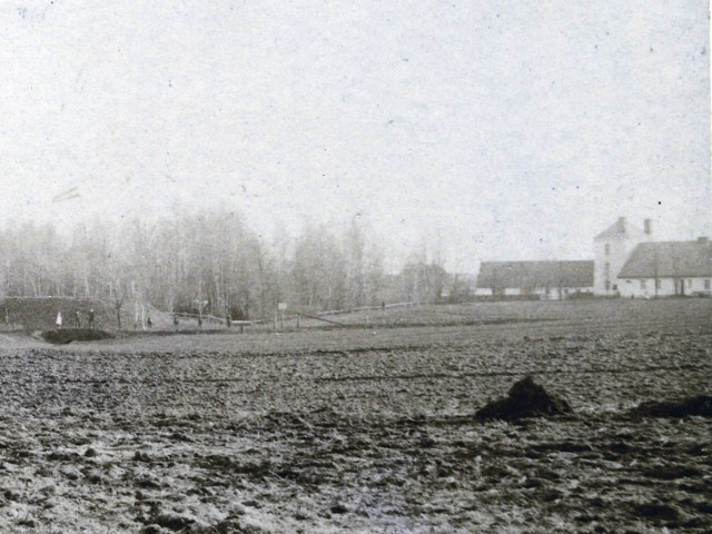 Zdjęcie z 1895 roku, na którym widać bobrownickie pole górnicze,  szyb Rudolphine (po lewej) oraz zabudowania Kopalni Fryderyk (po prawej)