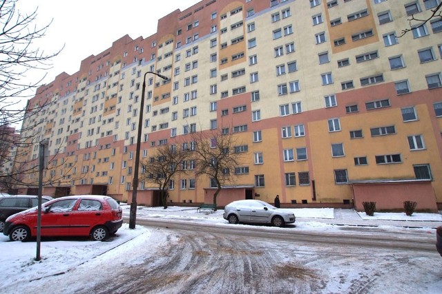 W SM "Zarzew" zostaną w tym roku wymienione okna, m.in. w bloku nr 2 przy ul. Tatrzańskiej 23/25.