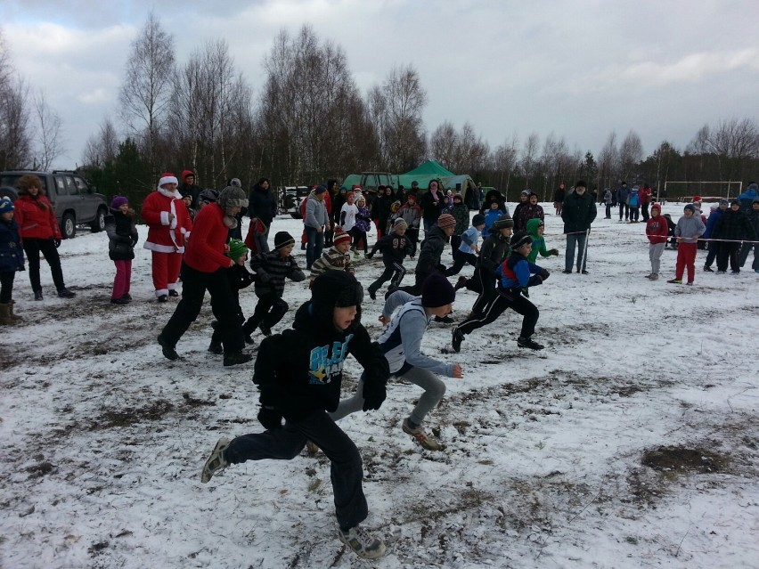 Gorąca rywalizacja w mikołajkowym biegu w Borowym Młynie. Łącznie wystartowało 121 biegaczy