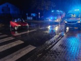 Wypadek z udziałem karetki pogotowia w Tuchowie. Ambulans zderzył się z samochodem osobowym na DW 977. Są ranni!