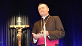 Diecezja tarnowska. Biskup tarnowski Andrzej Jeż prosi księży i wiernych o modlitwę w intencji pokoju na Ukrainie