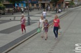 Brzeg na zdjęciach Google Street View. Rozpoznacie te osoby i te miejsca?