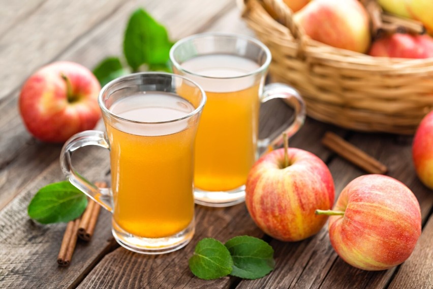 Ocet jabłkowy powstaje z cydru, czyli fermentowanego soku...