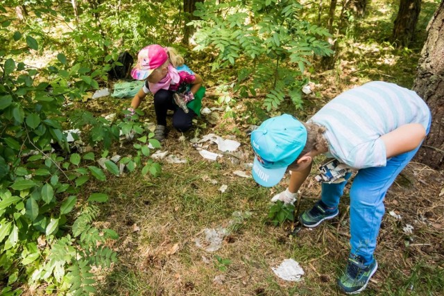 Puszcza Bydgoska ma szczególne znaczenie nie tylko dla mieszkańców Solca Kujawskiego, dlatego też każdego roku bydgoszczanie uczestniczą w akcji sprzątania lasu.