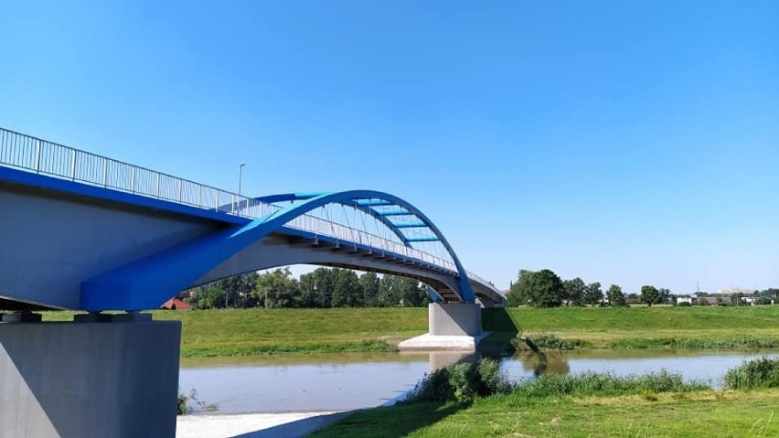 Bariery na nowym moście nad Kanałem Ulgi w Opolu