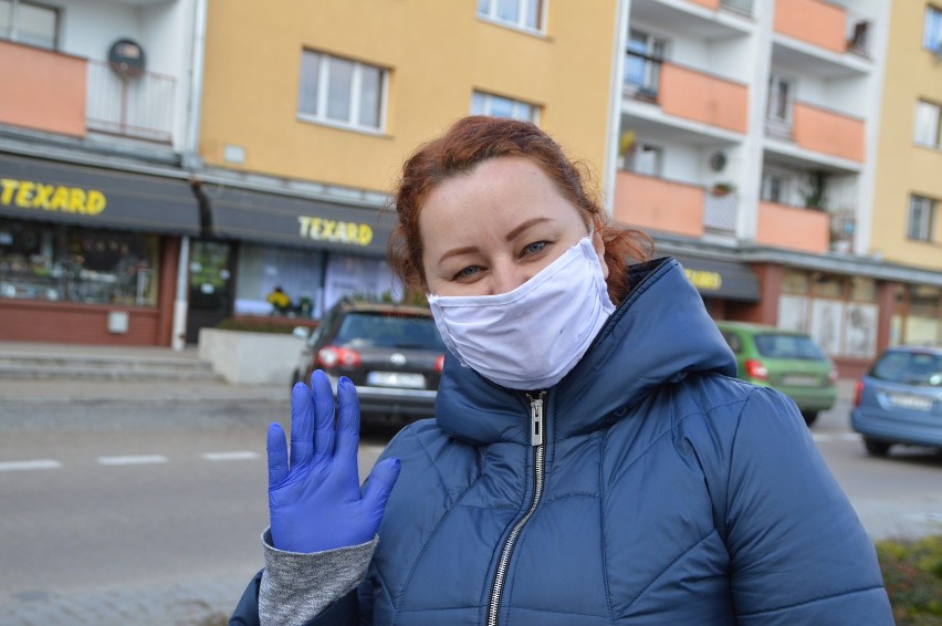 Przed rokiem zrobiliśmy historyczne zdjęcia mieszkańców Bytowa. Historyczne, bo w maseczkach