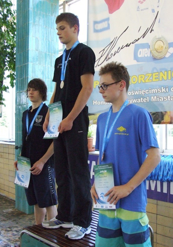 Worek medali pływaków Unii w mistrzostwach Małopolski na długim basenie w Oświęcimiu