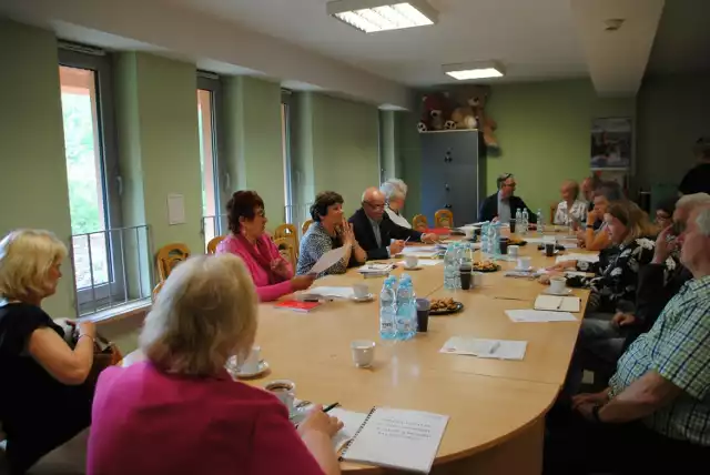 Ostatnia sesja Gminnej Rady Seniorów w Jędrzejowie. Zobacz uroczyste pożegnanie >>>