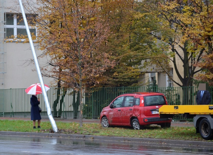 Głogów: Fiat uderzył w latarnię przy ulicy Wojska Polskiego 
