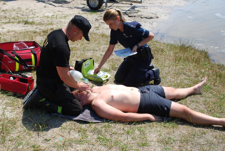 Rzeszowscy policjanci i strażacy kontrolowali dziś kąpielisko na Żwirowni