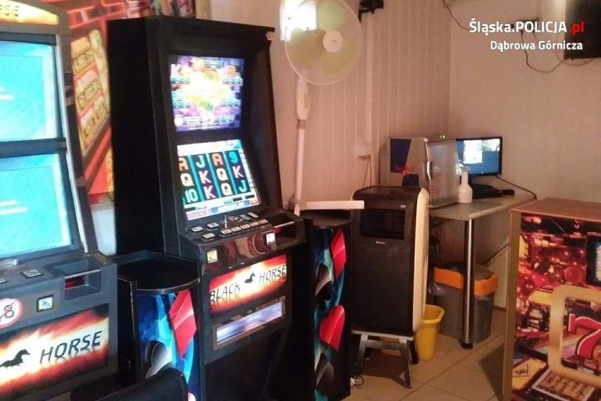 Pilnowali obostrzeń, a trafili na nielegalne automaty do gier