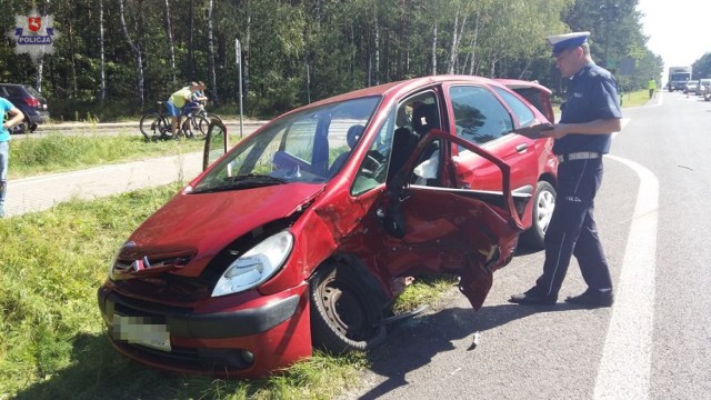 W wyniku zdarzenia ucierpiało siedem osób, cztery osoby z citroena C4 i trzy osoby jadące xsarą