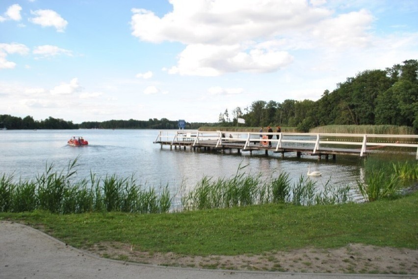 Jezioro Wolsztyńskie to jezioro przepływowe leżące w...
